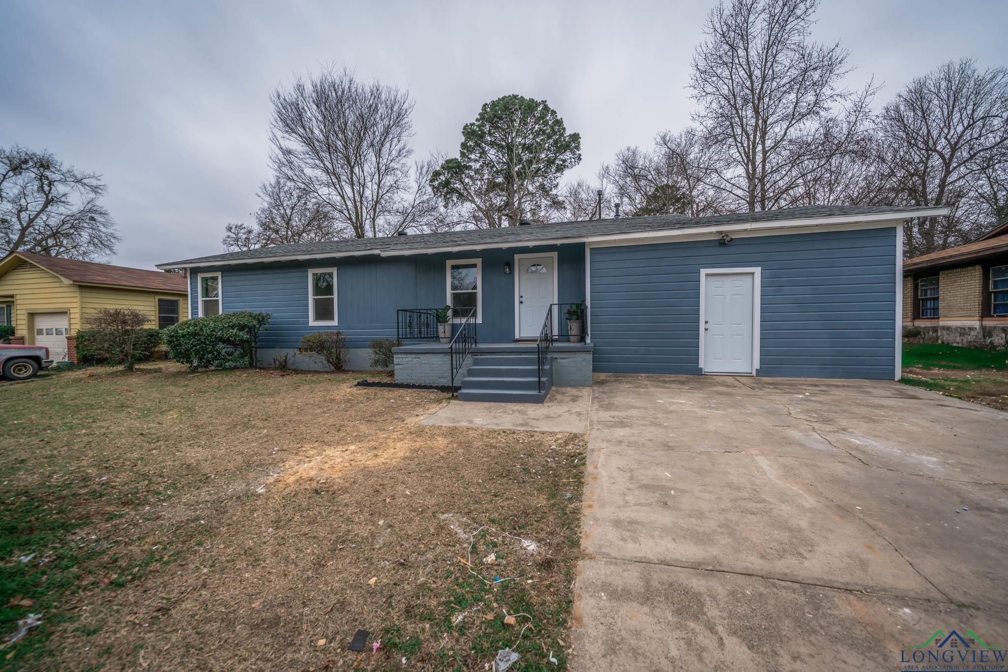 2209 S 13th St, Longview, Texas image 2