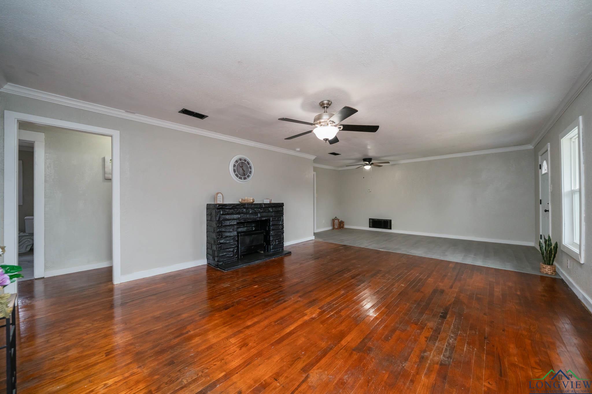 2209 S 13th St, Longview, Texas image 5