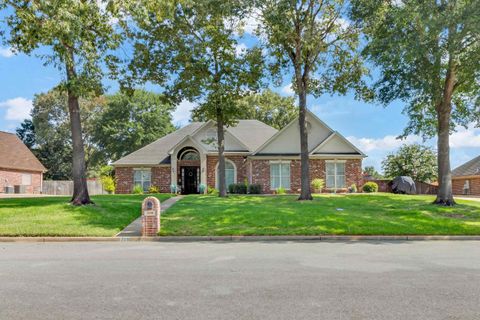 Homes For Sale - 209 Travis Peak Trl<br/> White Oak, TX 75693