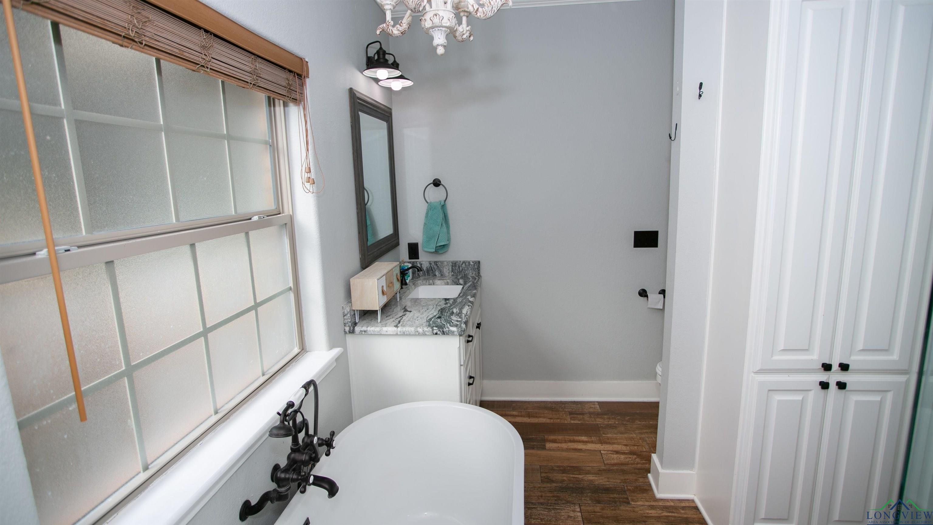 234 S County Rd 3362 Drive, De Berry, Texas image 13