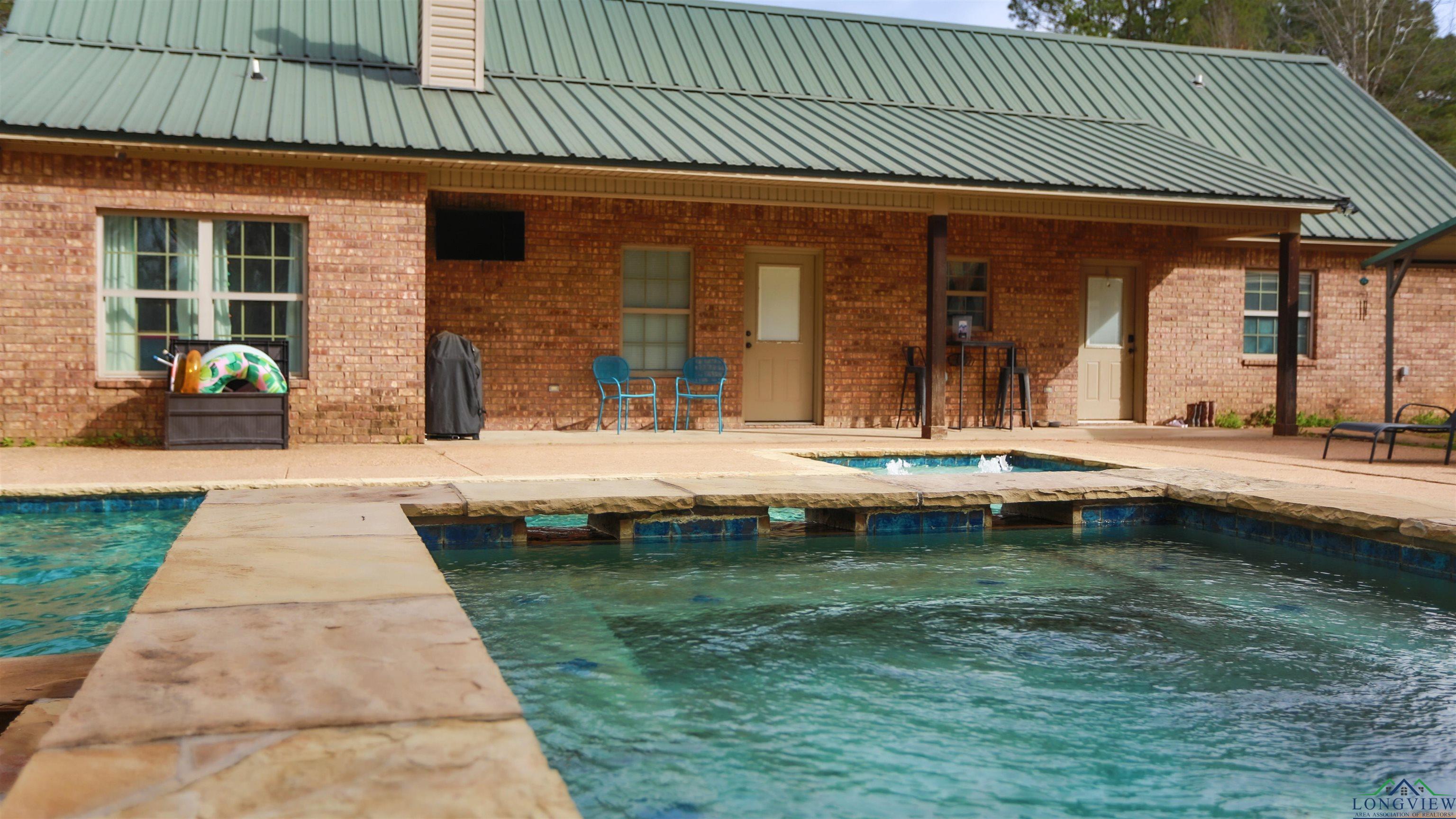 234 S County Rd 3362 Drive, De Berry, Texas image 2