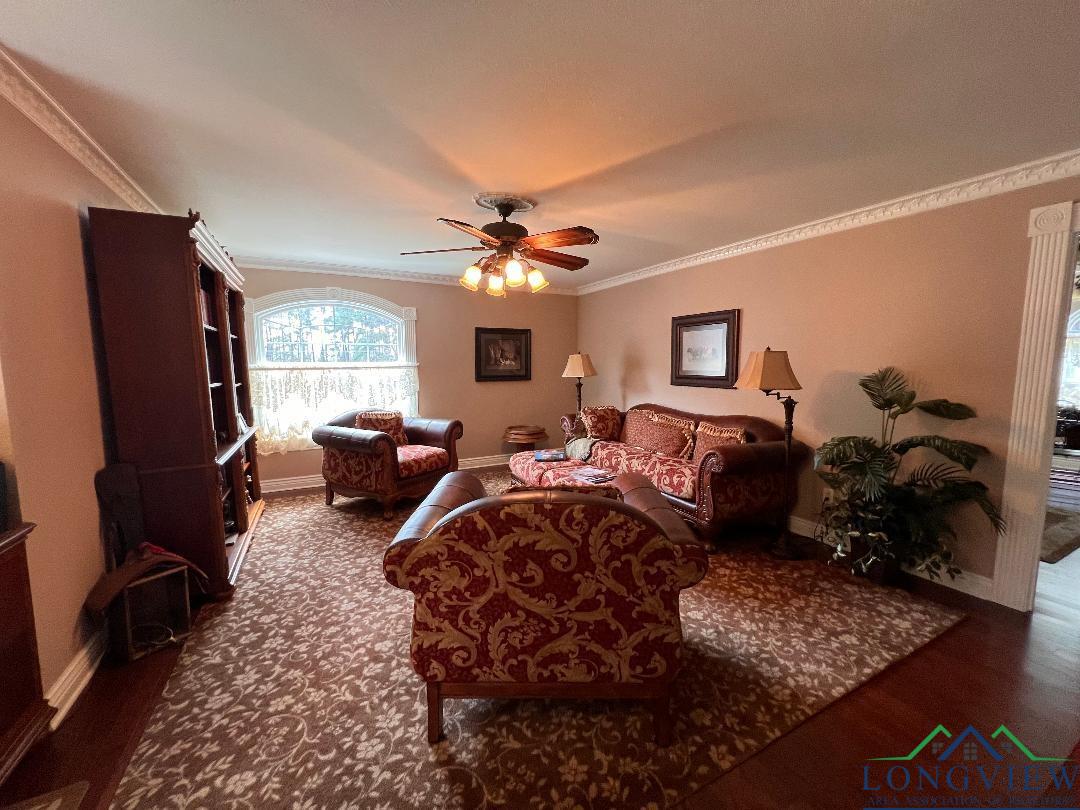 374 Cr 104, Carthage, Texas image 3