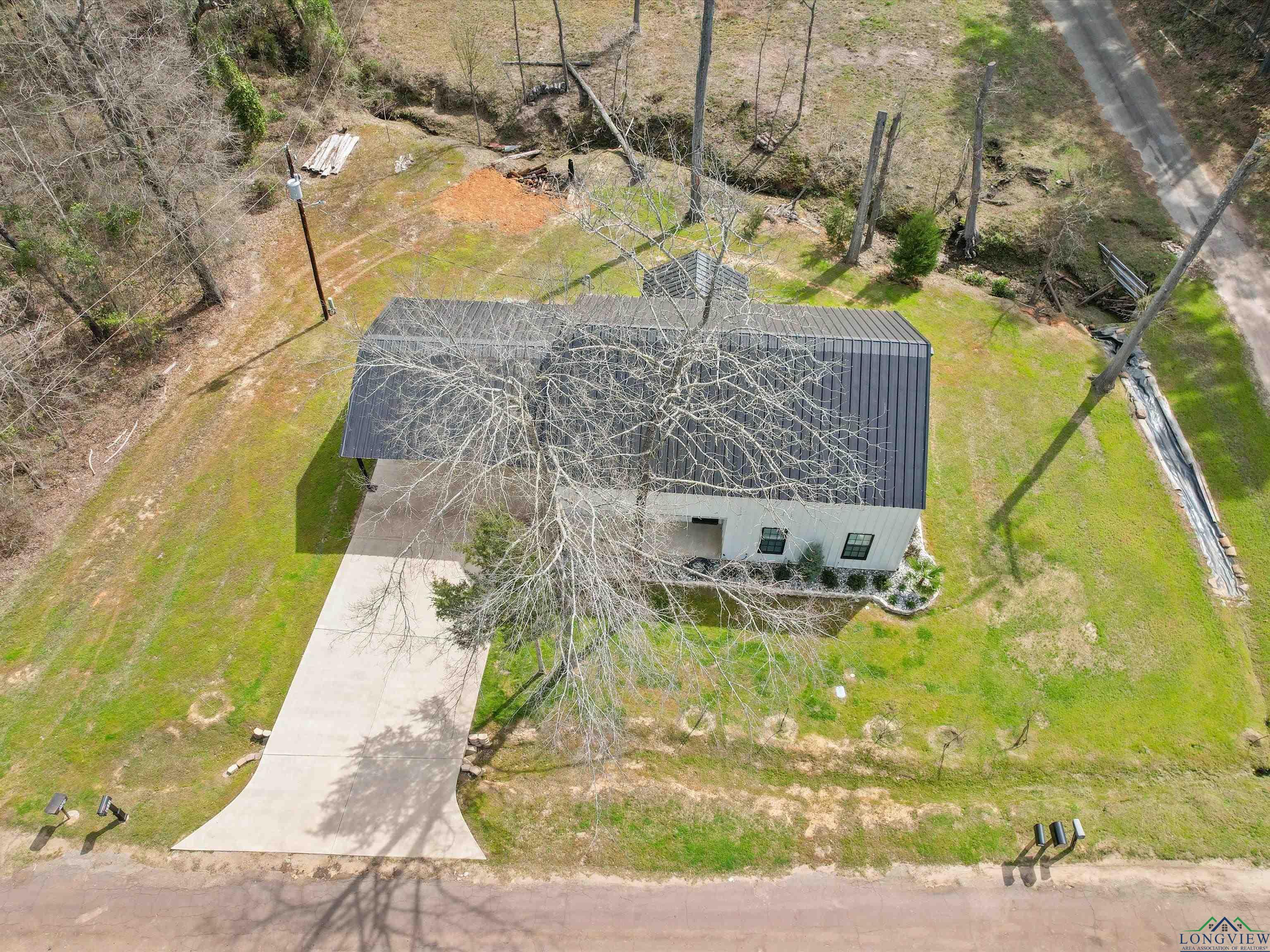 6537 Club Drive, Gilmer, Texas image 2
