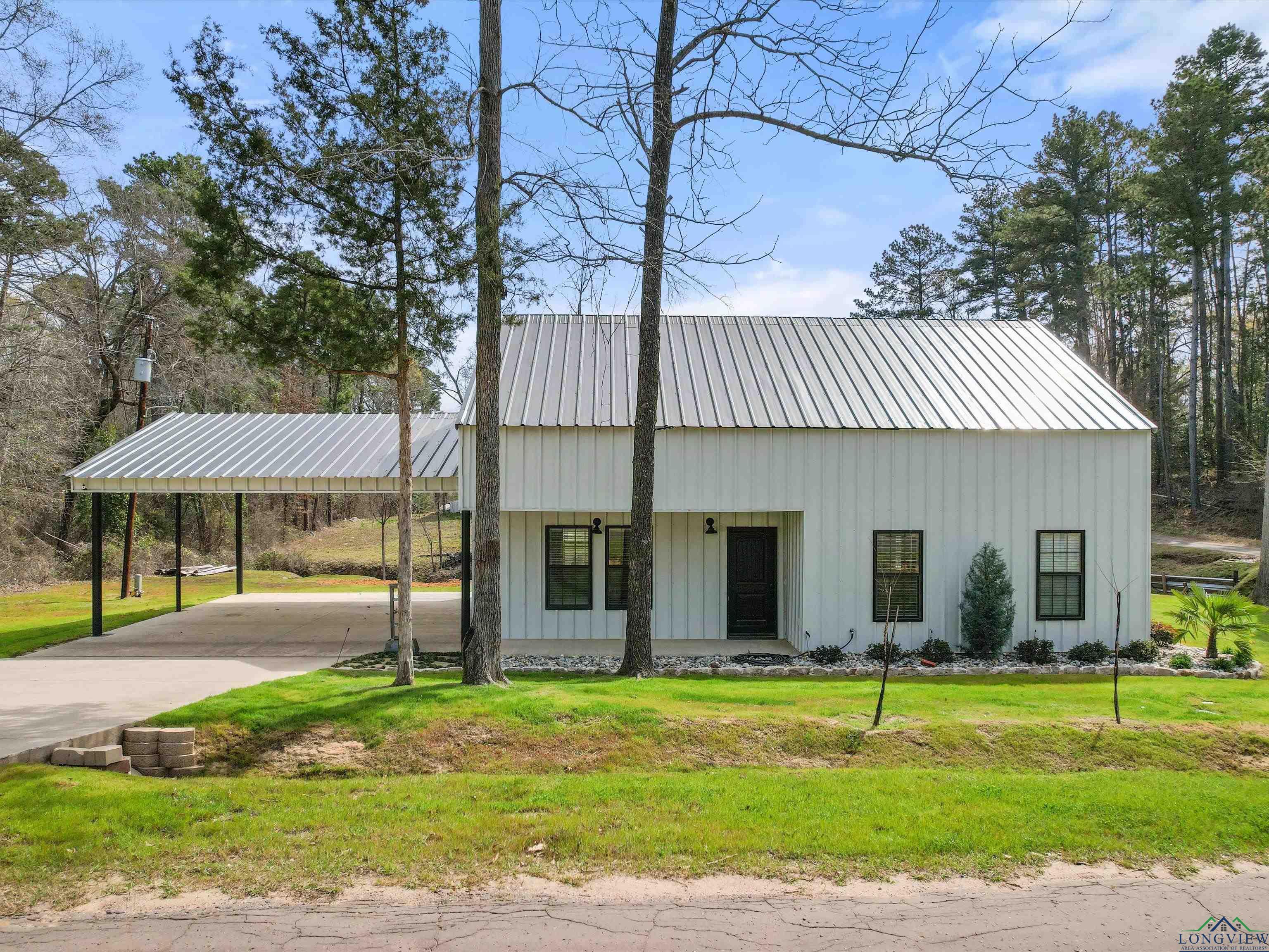 6537 Club Drive, Gilmer, Texas image 1