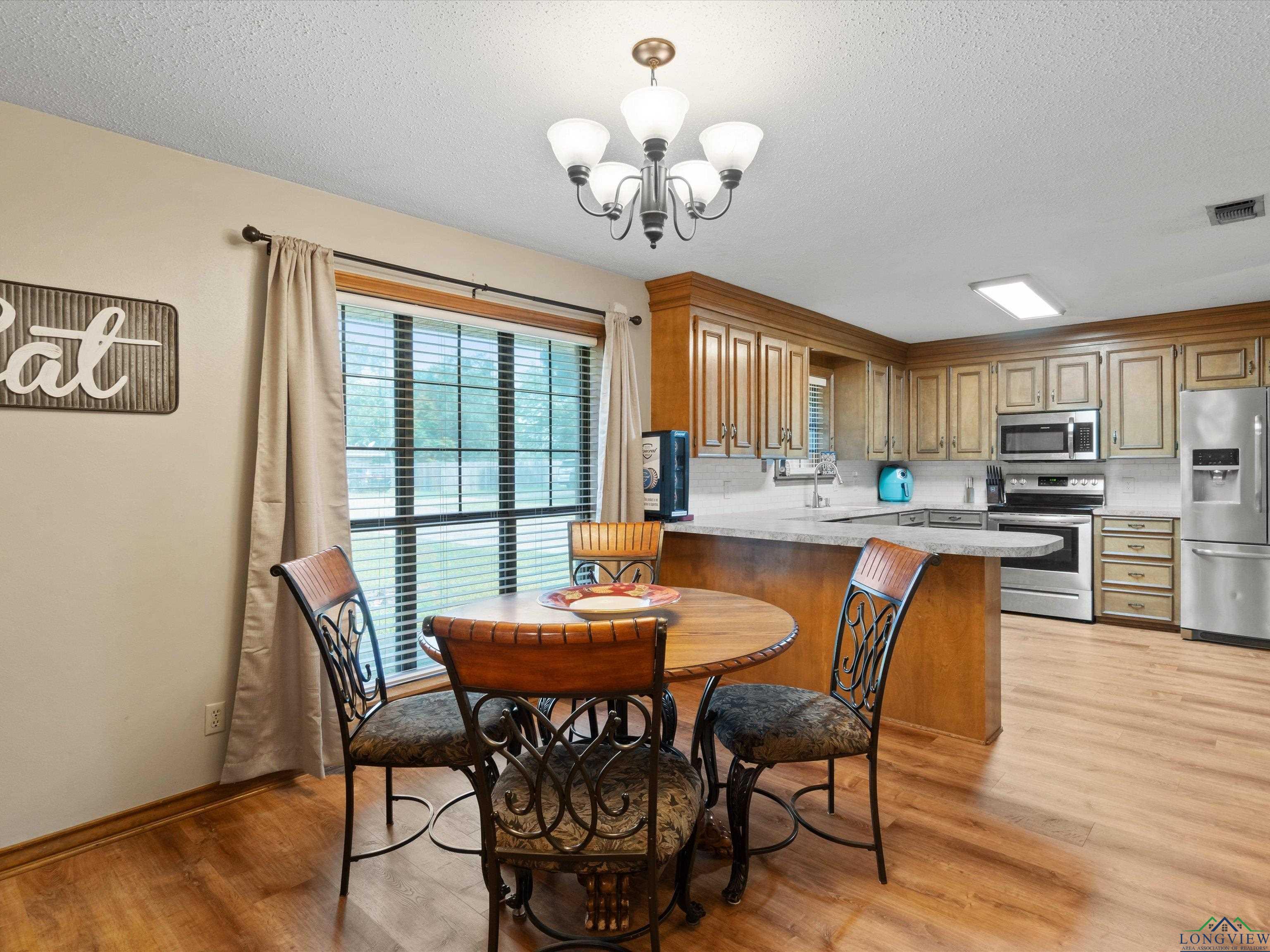 300 Joyner St, Omaha, Texas image 8