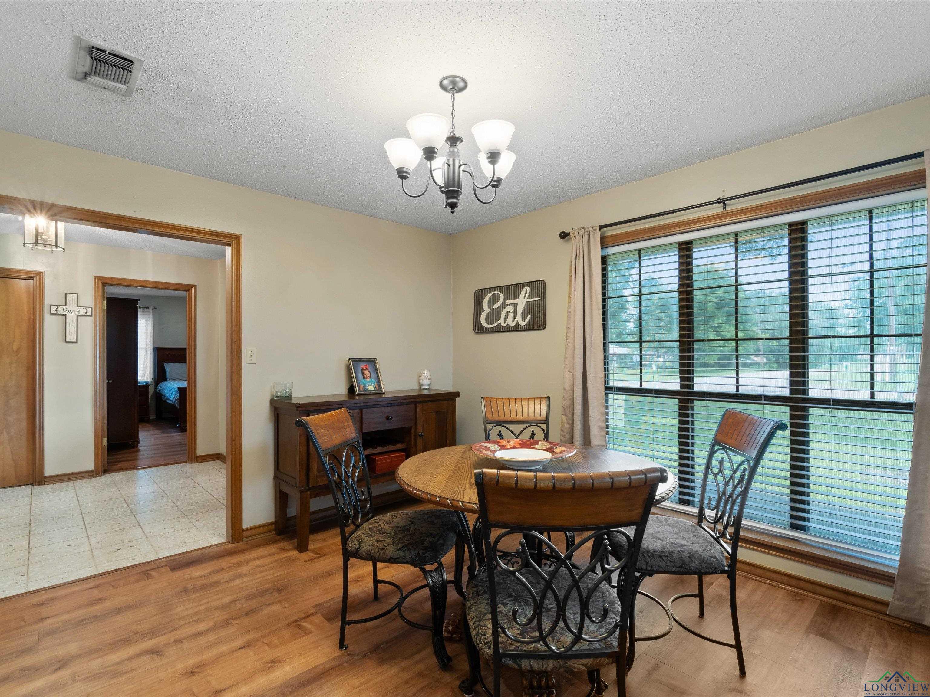 300 Joyner St, Omaha, Texas image 9