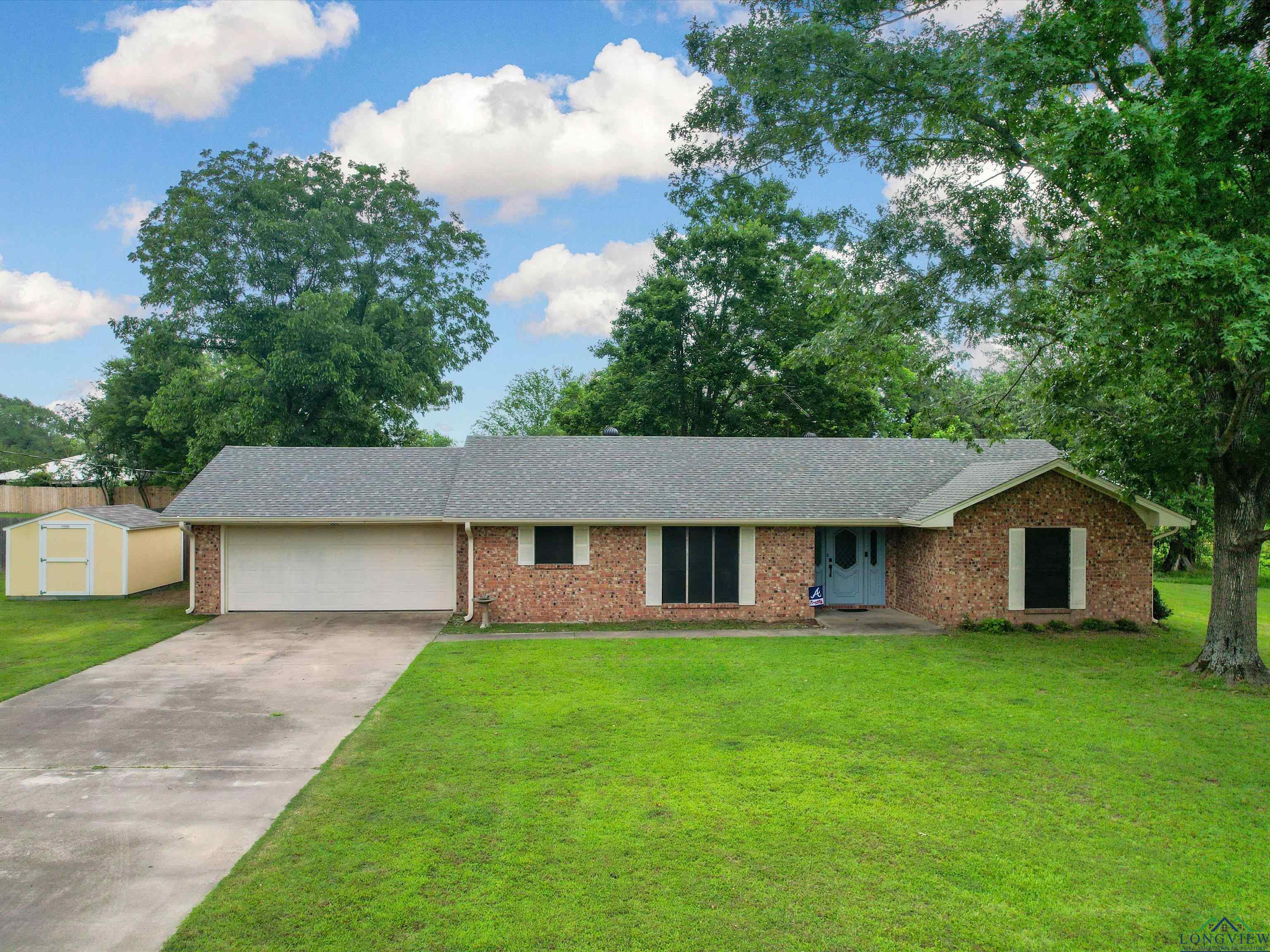 300 Joyner St, Omaha, Texas image 1