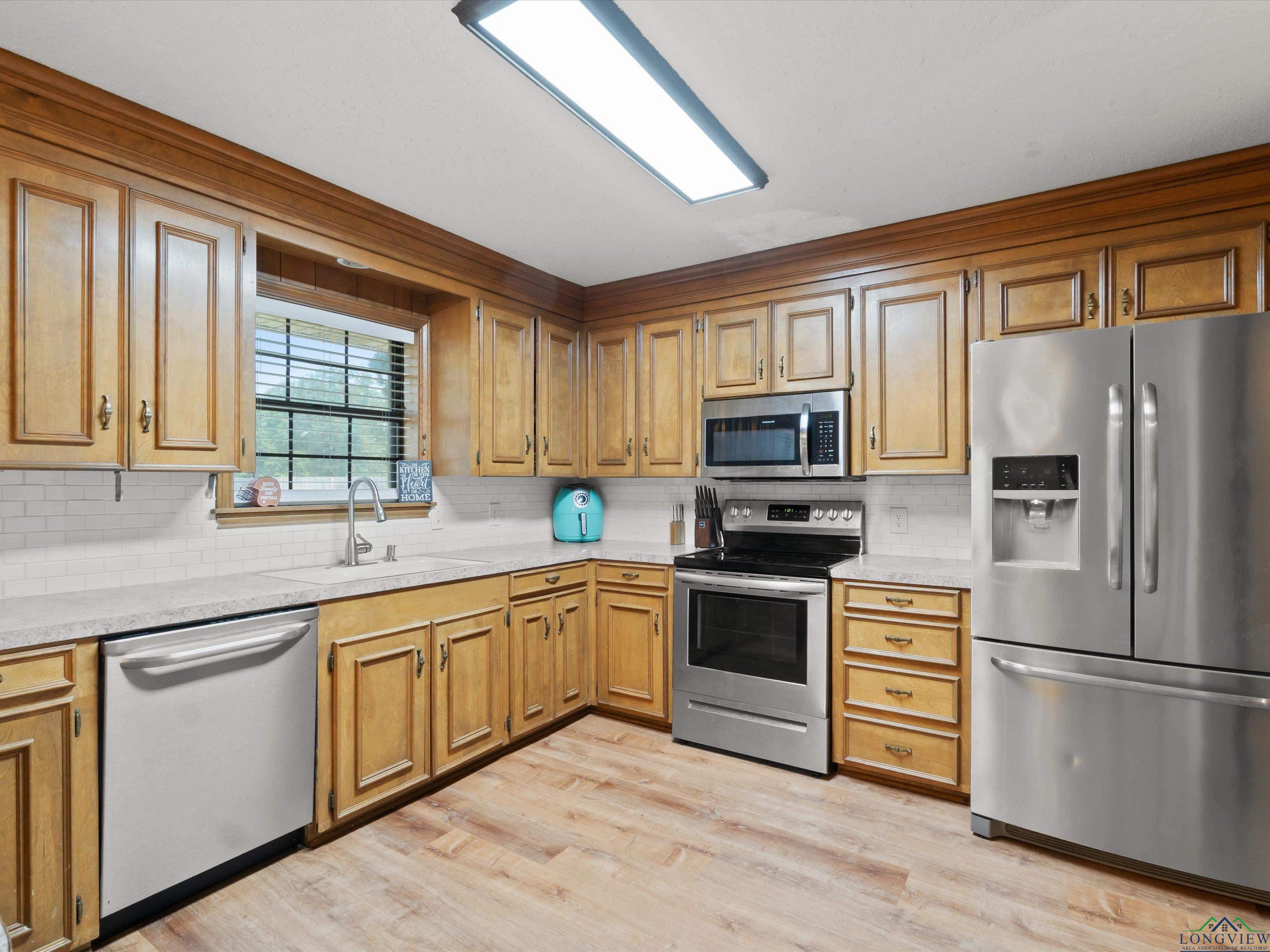 300 Joyner St, Omaha, Texas image 10