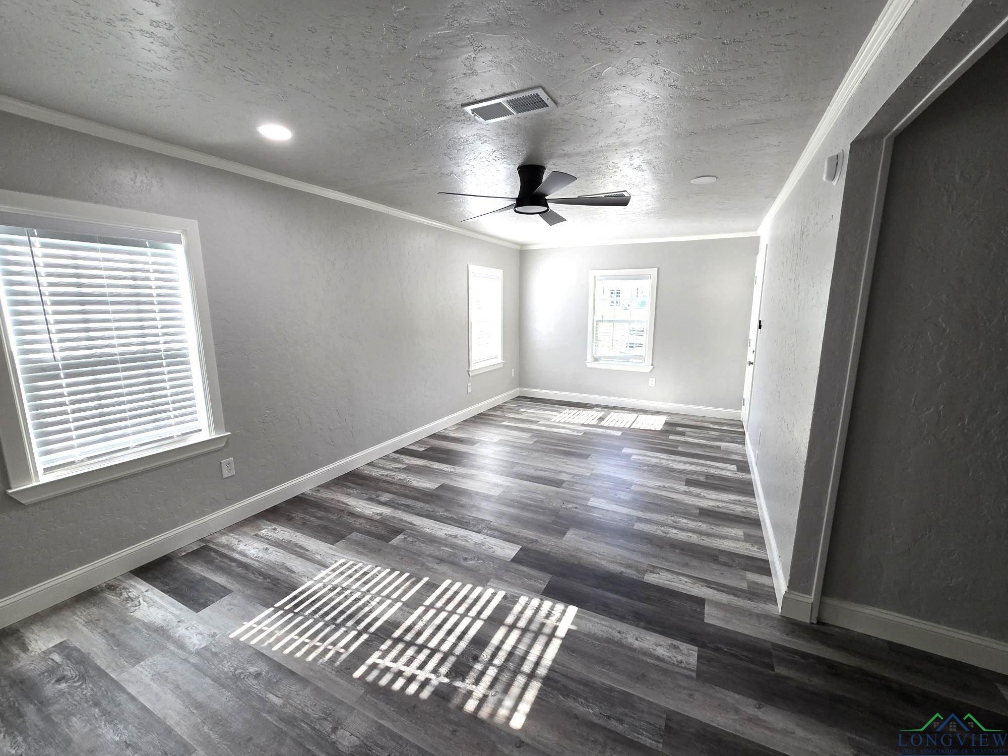 411 Lindsey St, Daingerfield, Texas image 3