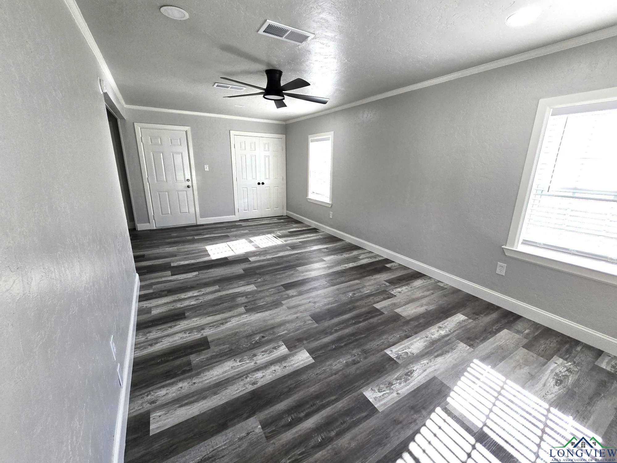 411 Lindsey St, Daingerfield, Texas image 2