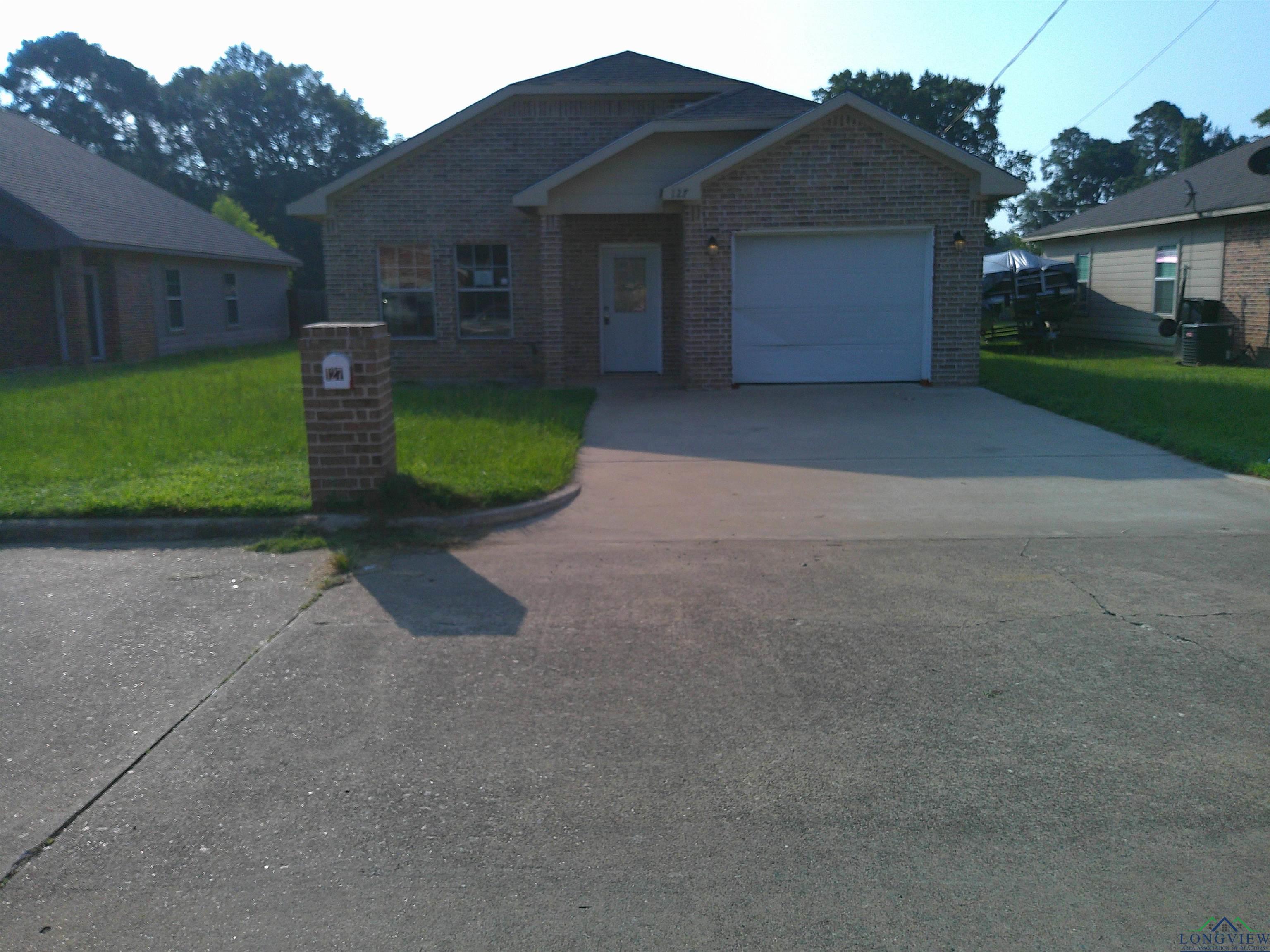 127 Tupelo St, Pittsburg, Texas image 1