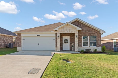 Homes For Sale - 1120 Mission Creek Drive<br/> Longview, TX 75601