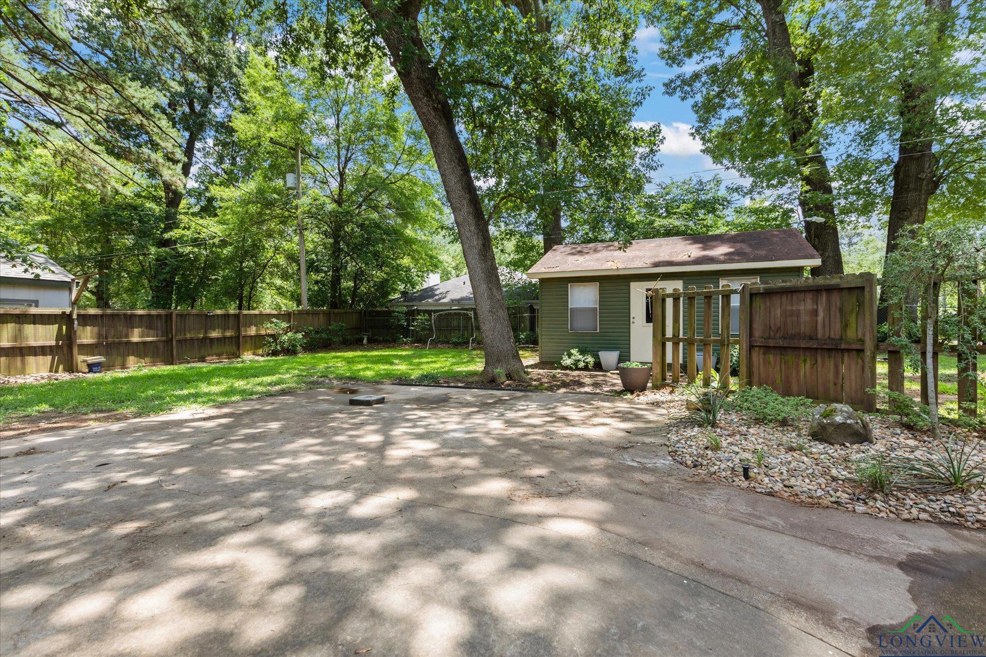 1800 Shady Lane, Longview, Texas image 37