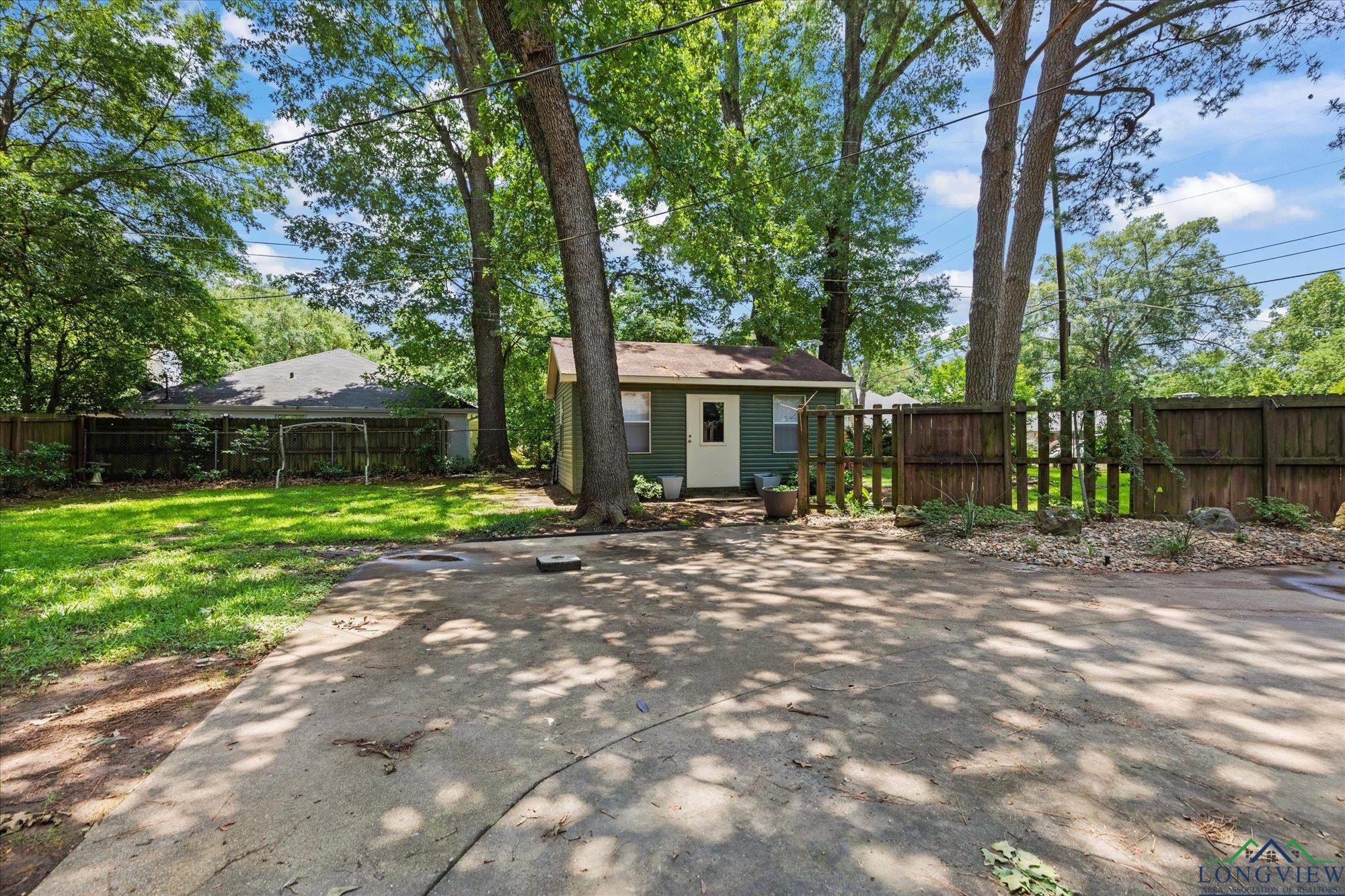 1800 Shady Lane, Longview, Texas image 38