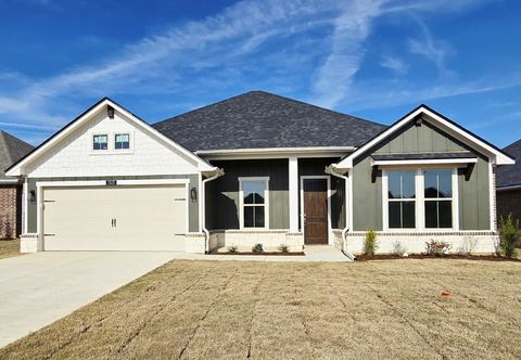 Homes For Sale - 1513 Grace Acres Lane<br/> Gregg County, Longview, TX 75605