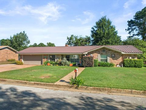 A home in Gilmer