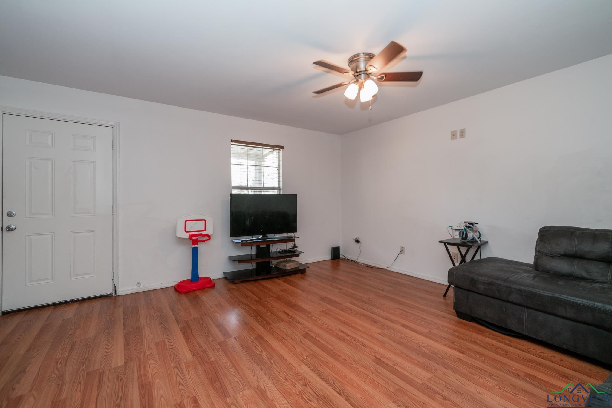908 Camp Street, Kilgore, Texas image 4
