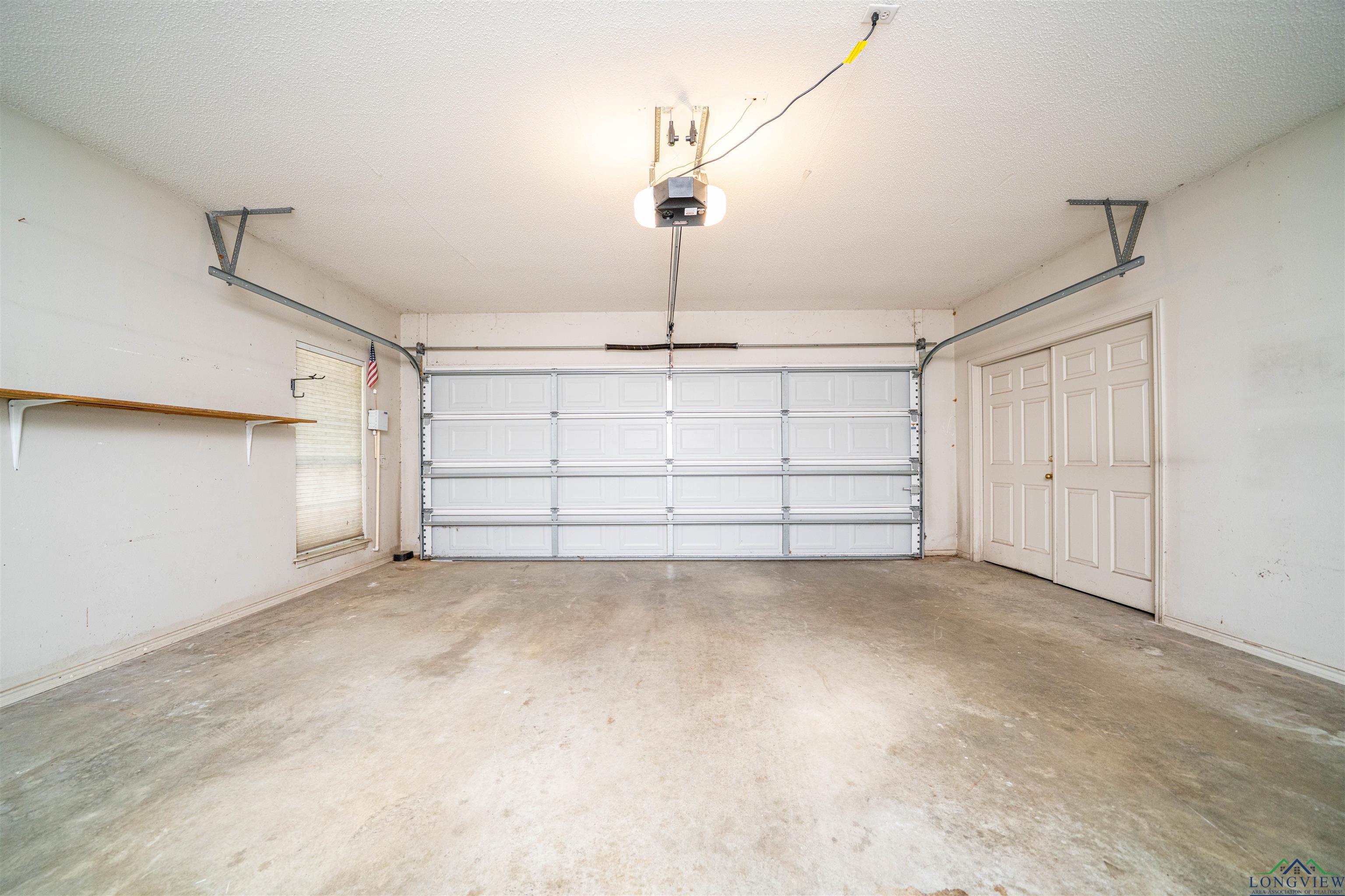 9211 Elm Tree Circle, Tyler, Texas image 25