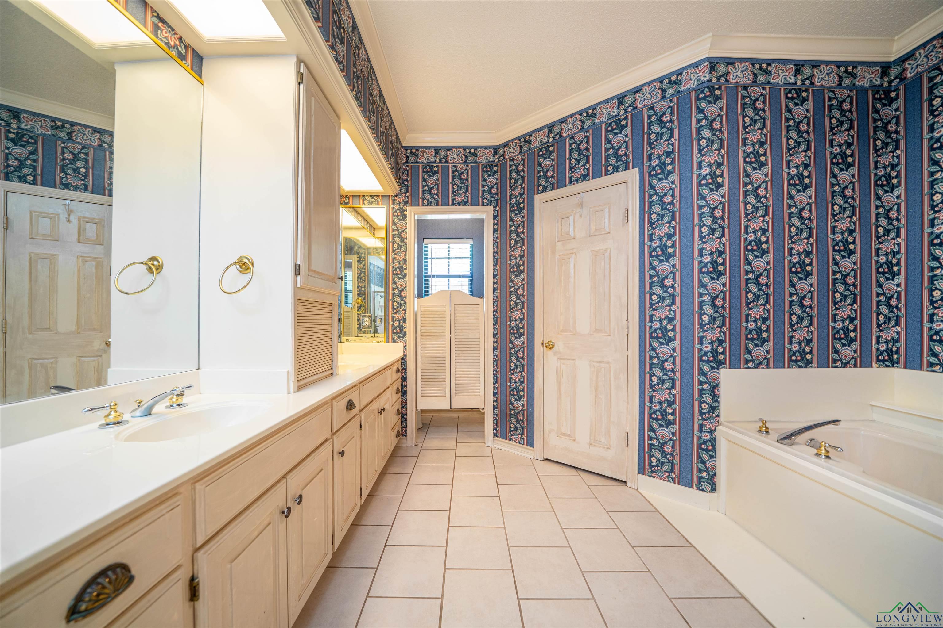 9211 Elm Tree Circle, Tyler, Texas image 14