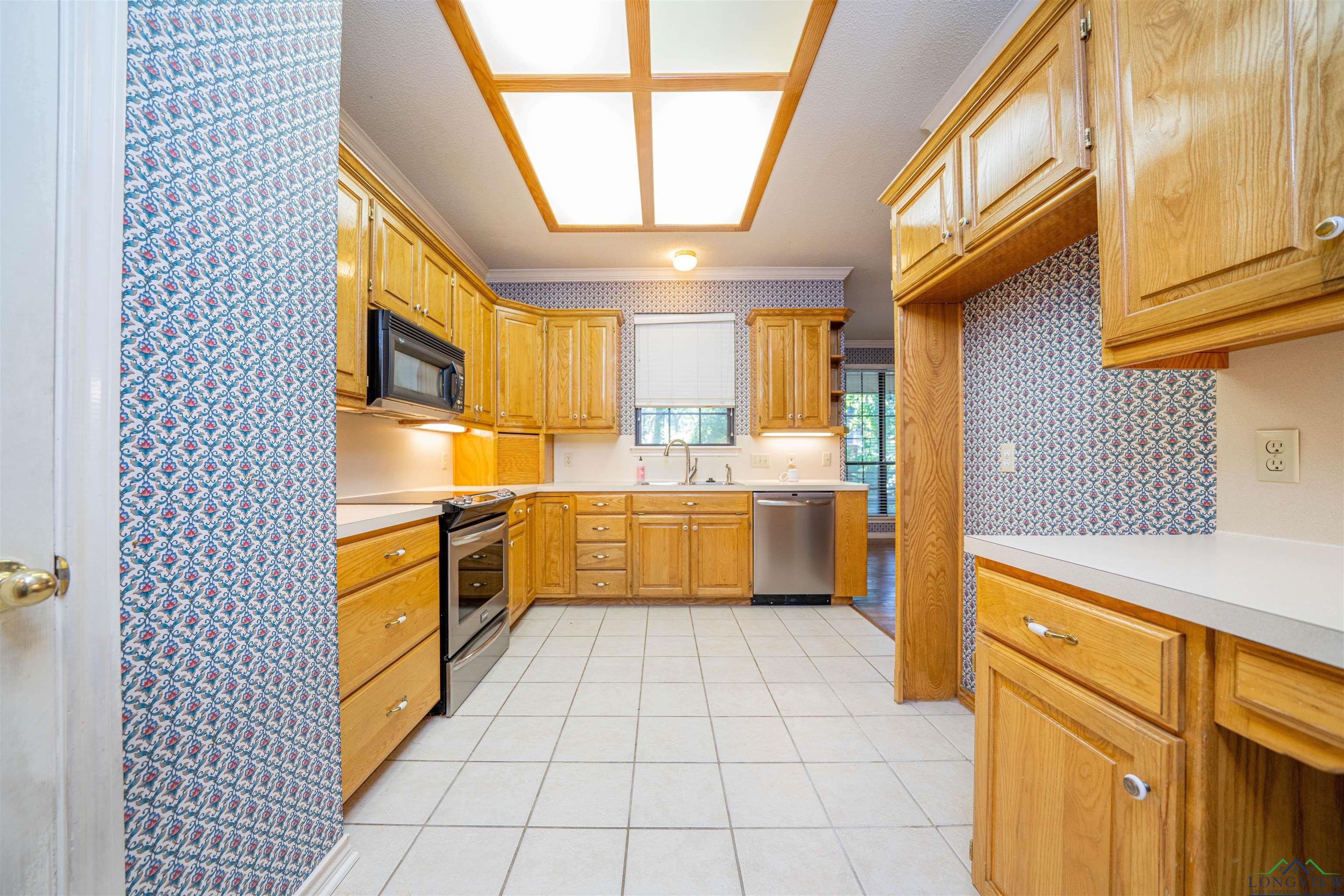 9211 Elm Tree Circle, Tyler, Texas image 11