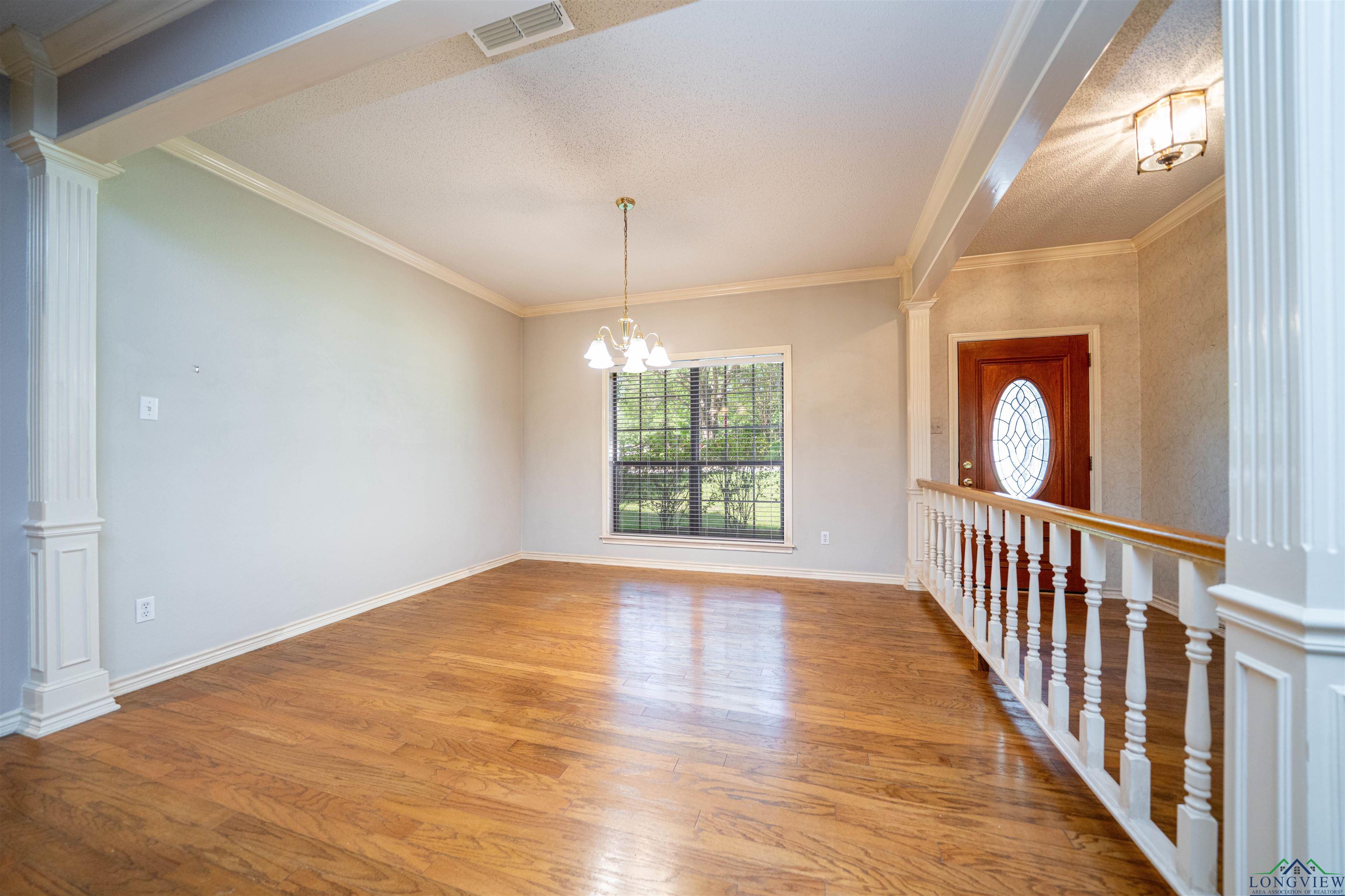 9211 Elm Tree Circle, Tyler, Texas image 3