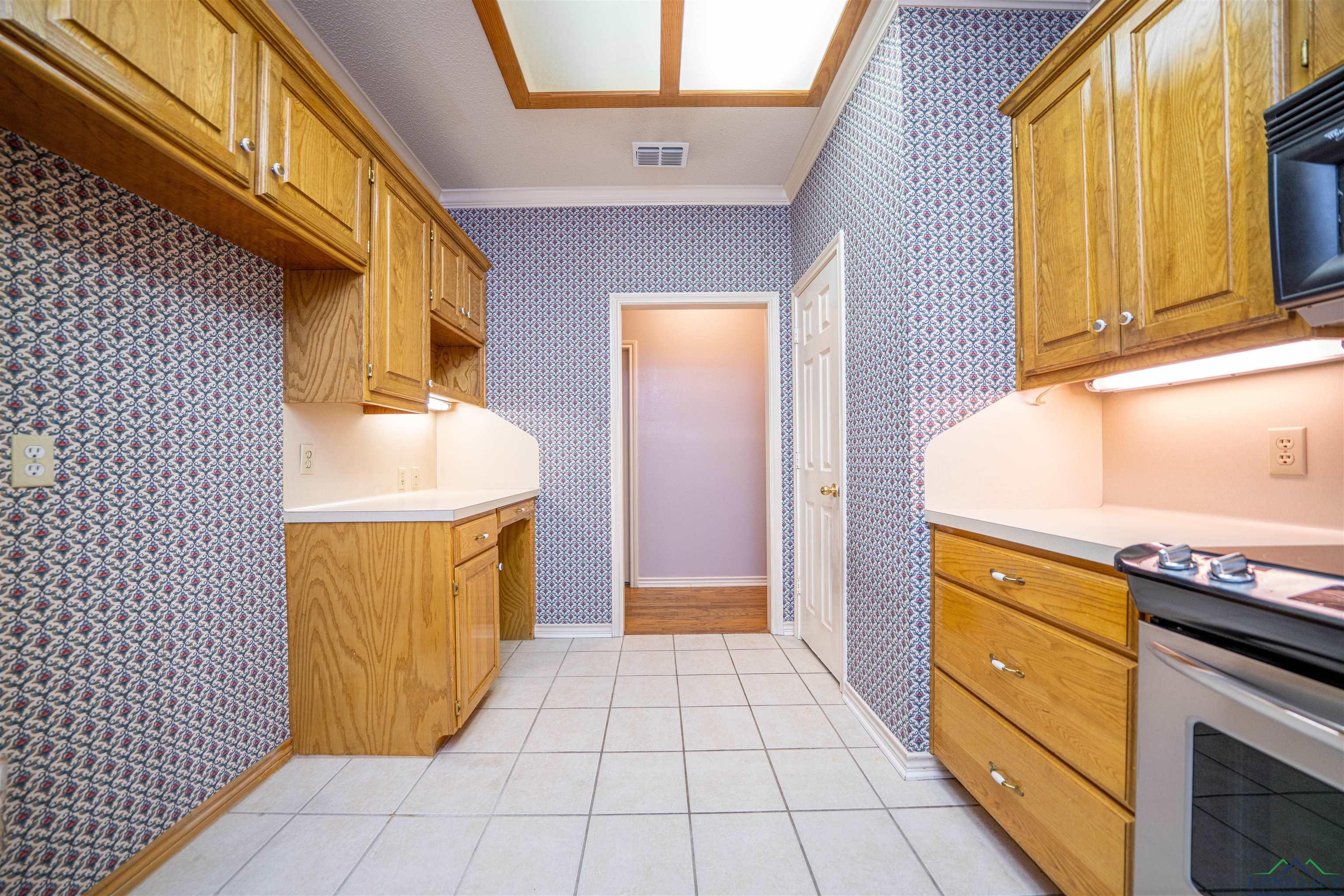 9211 Elm Tree Circle, Tyler, Texas image 10