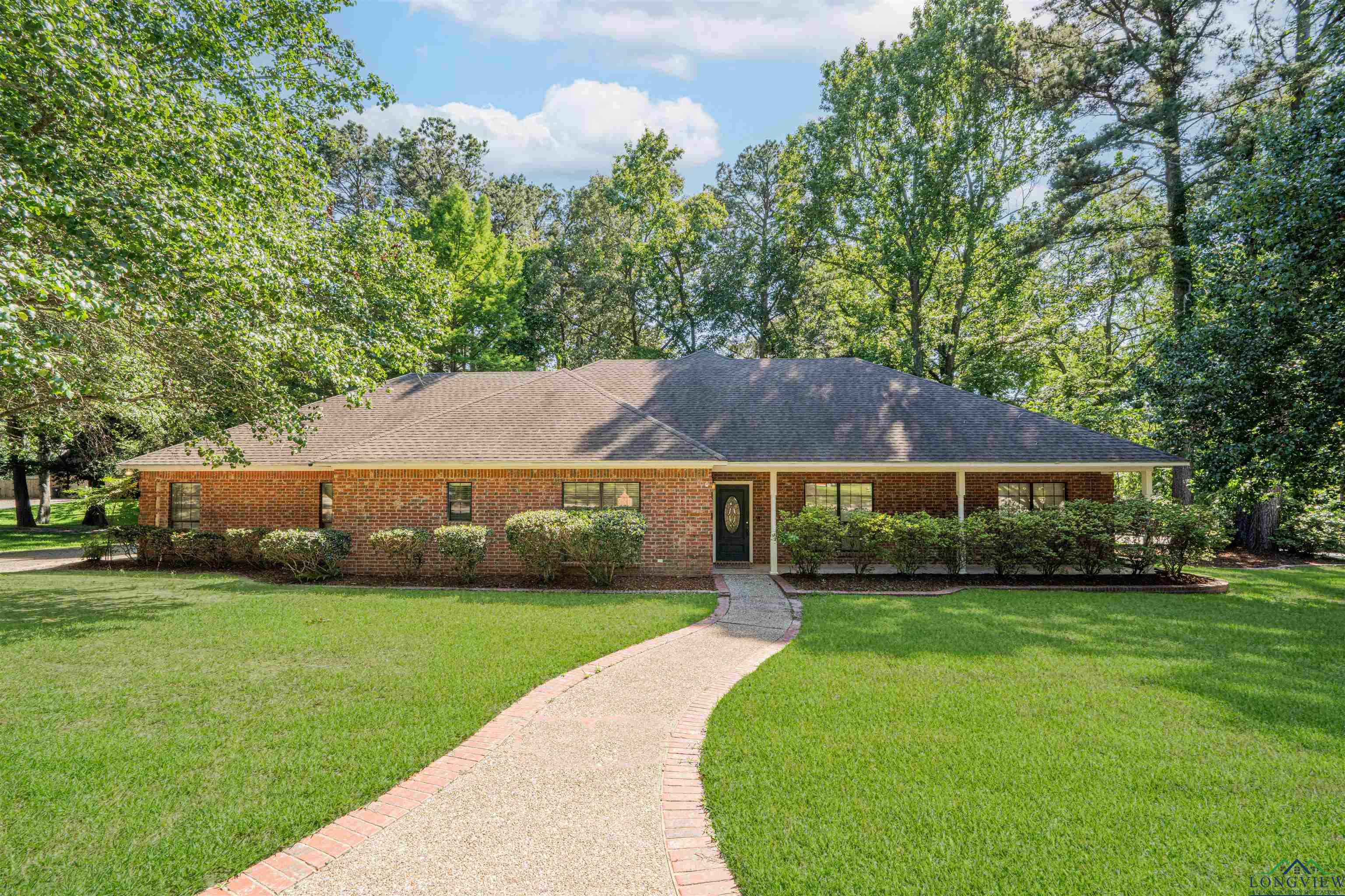9211 Elm Tree Circle, Tyler, Texas image 1