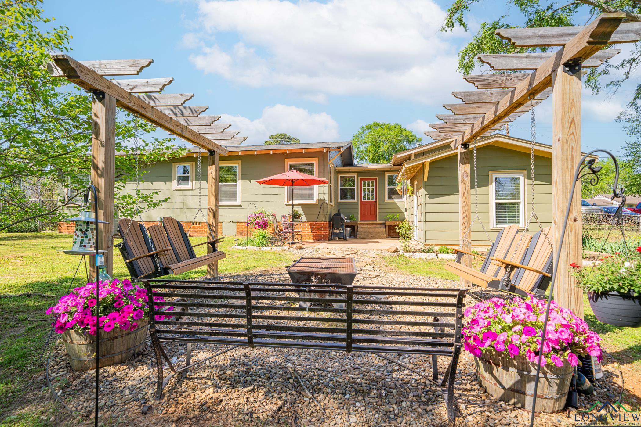 1219 E First St, Hughes Springs, Texas image 4
