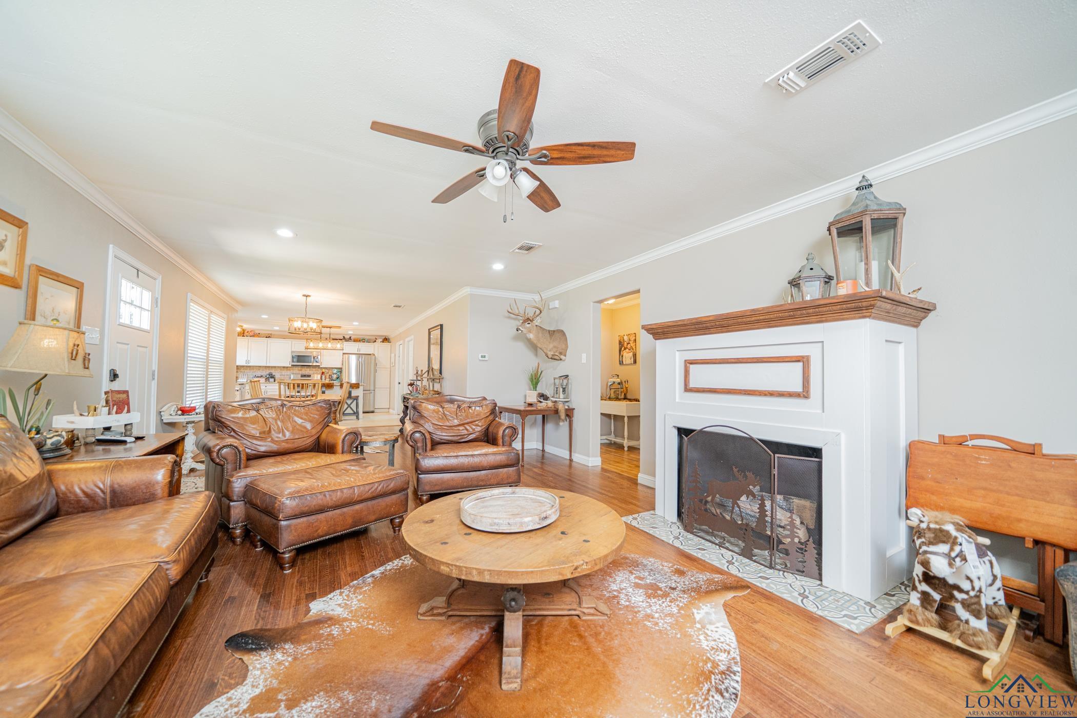 1219 E First St, Hughes Springs, Texas image 19