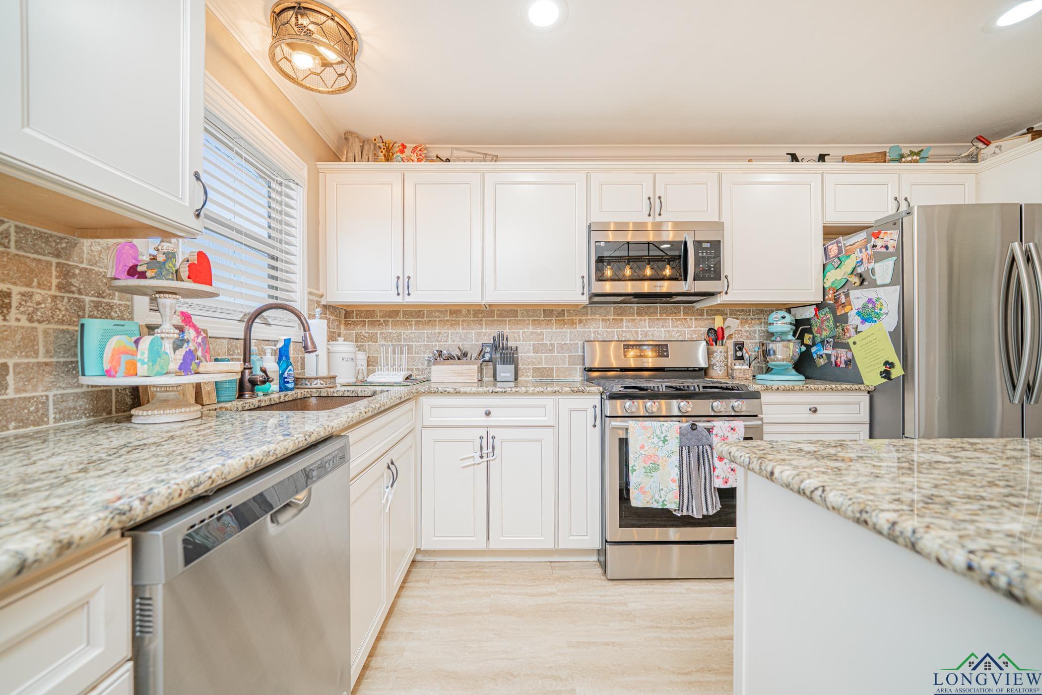 1219 E First St, Hughes Springs, Texas image 15