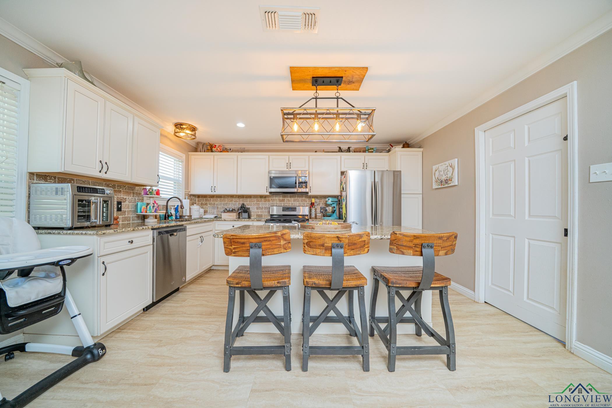 1219 E First St, Hughes Springs, Texas image 13