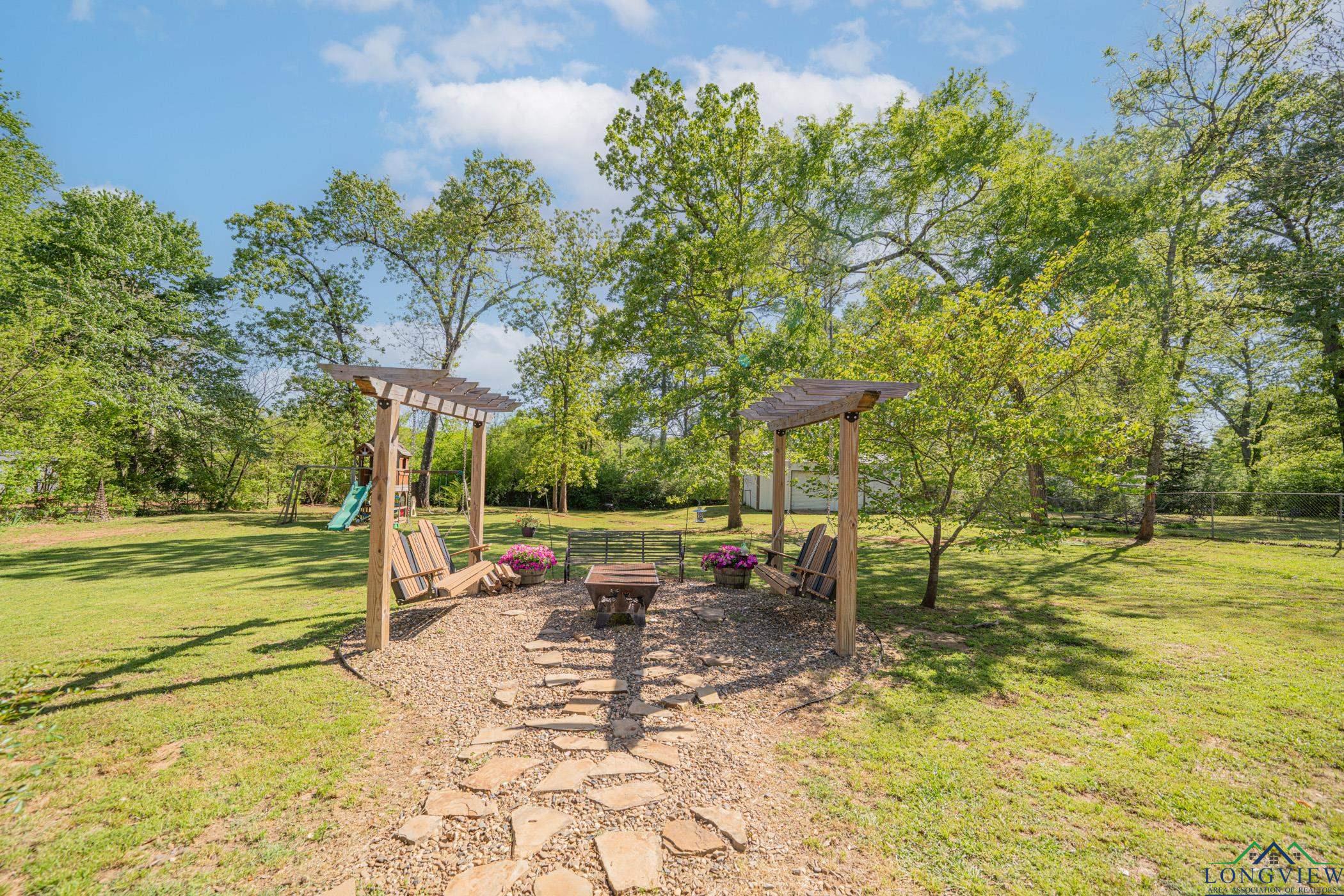 1219 E First St, Hughes Springs, Texas image 7