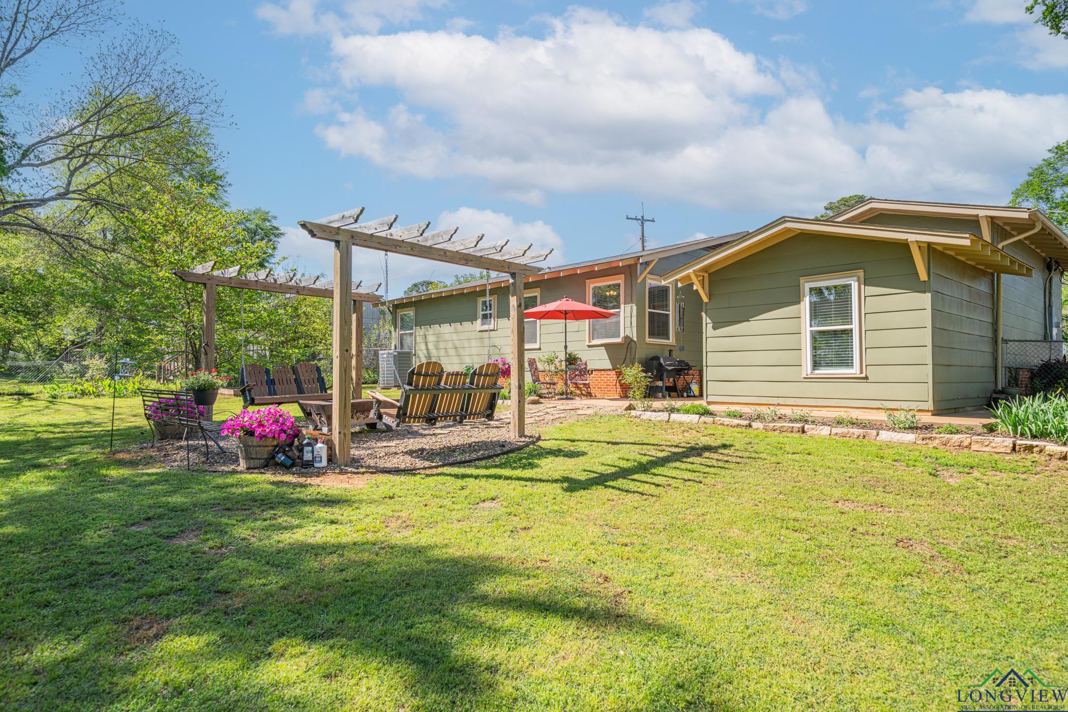 1219 E First St, Hughes Springs, Texas image 3
