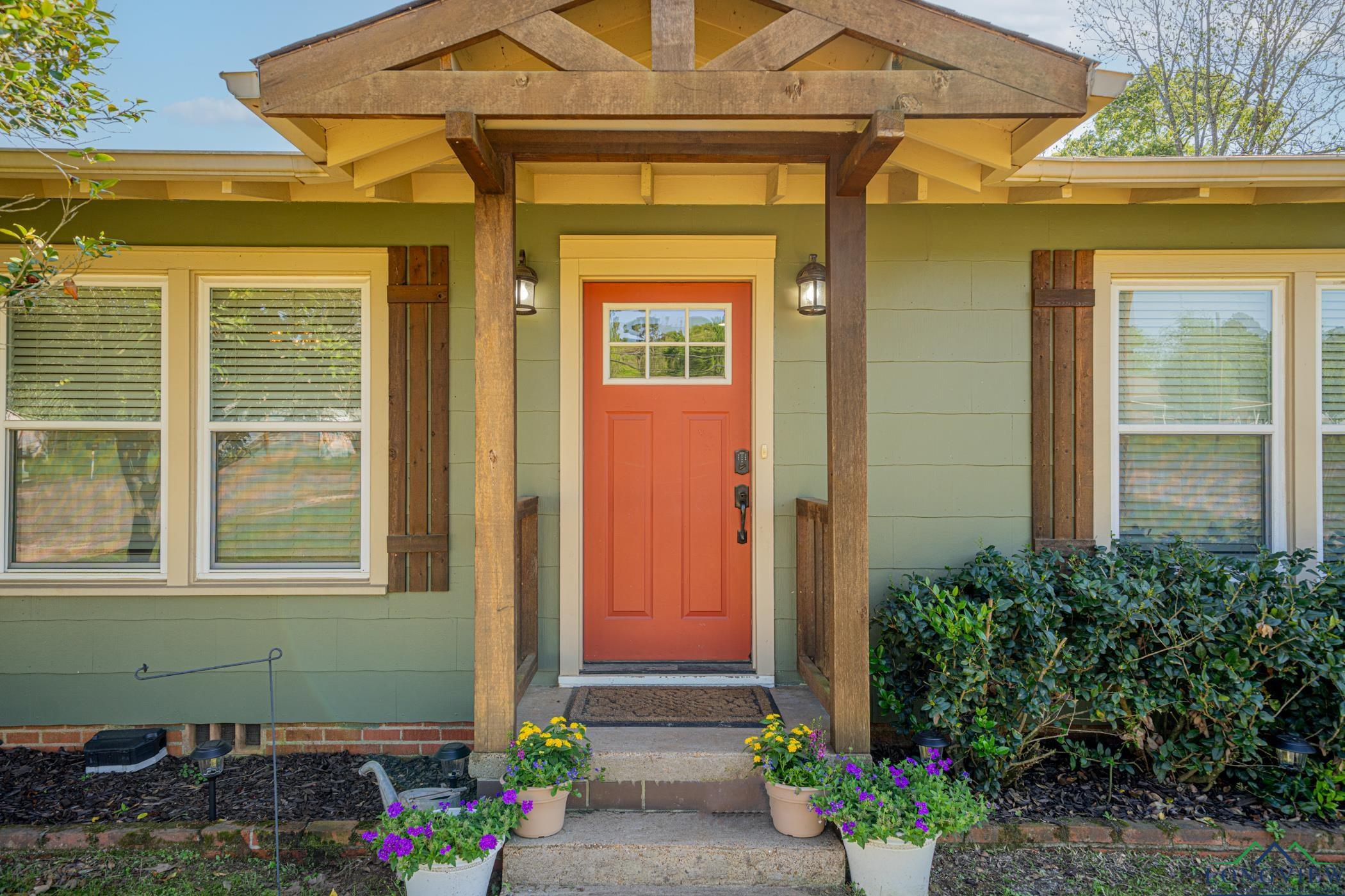 1219 E First St, Hughes Springs, Texas image 2
