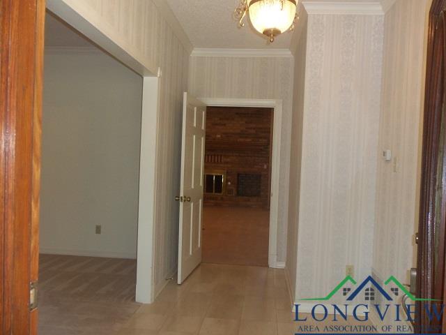 404 Moccasin Trail, Kilgore, Texas image 4