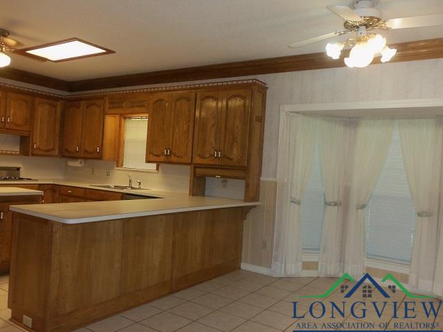 404 Moccasin Trail, Kilgore, Texas image 10