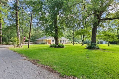Homes For Sale - 710 N King St<br/> Carthage, TX 75633