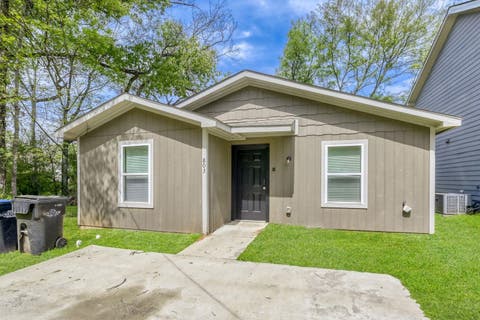 Homes For Sale - 803 Roosevelt St<br/> Longview, TX 75601