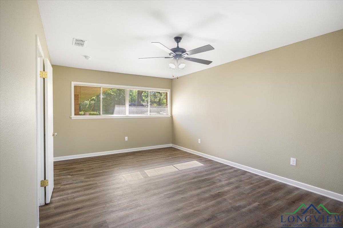 400 W Perry Pl, Carthage, Texas image 24