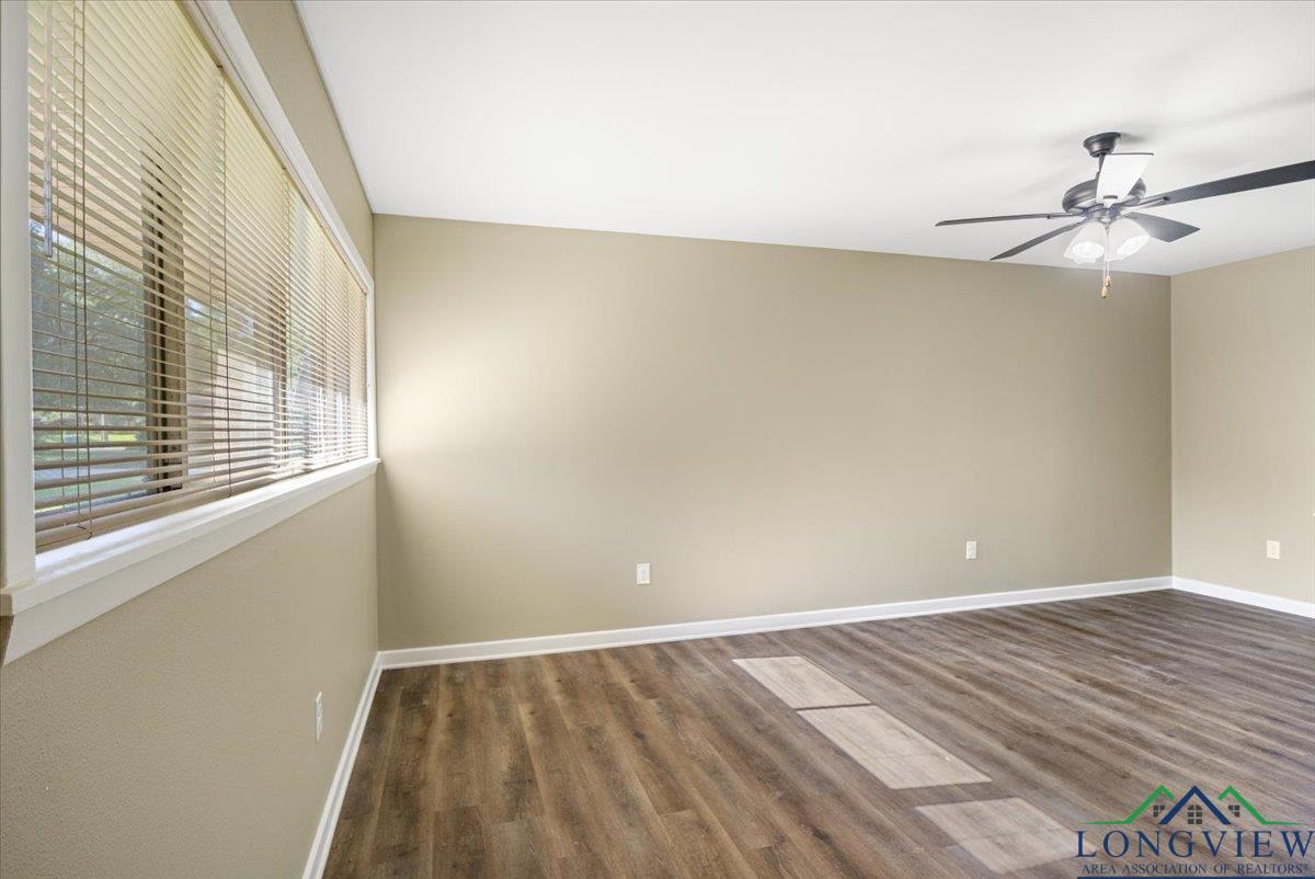 400 W Perry Pl, Carthage, Texas image 21