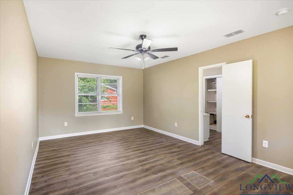 400 W Perry Pl, Carthage, Texas image 22