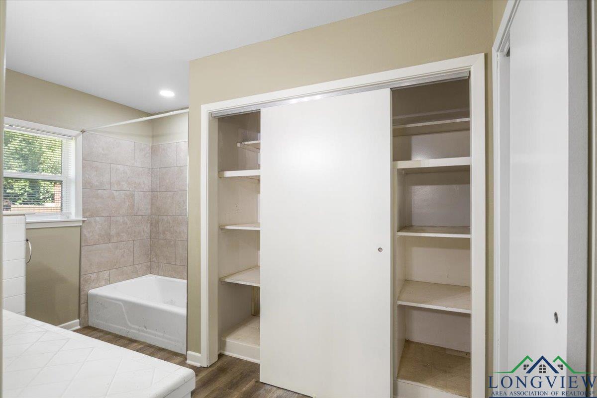 400 W Perry Pl, Carthage, Texas image 25