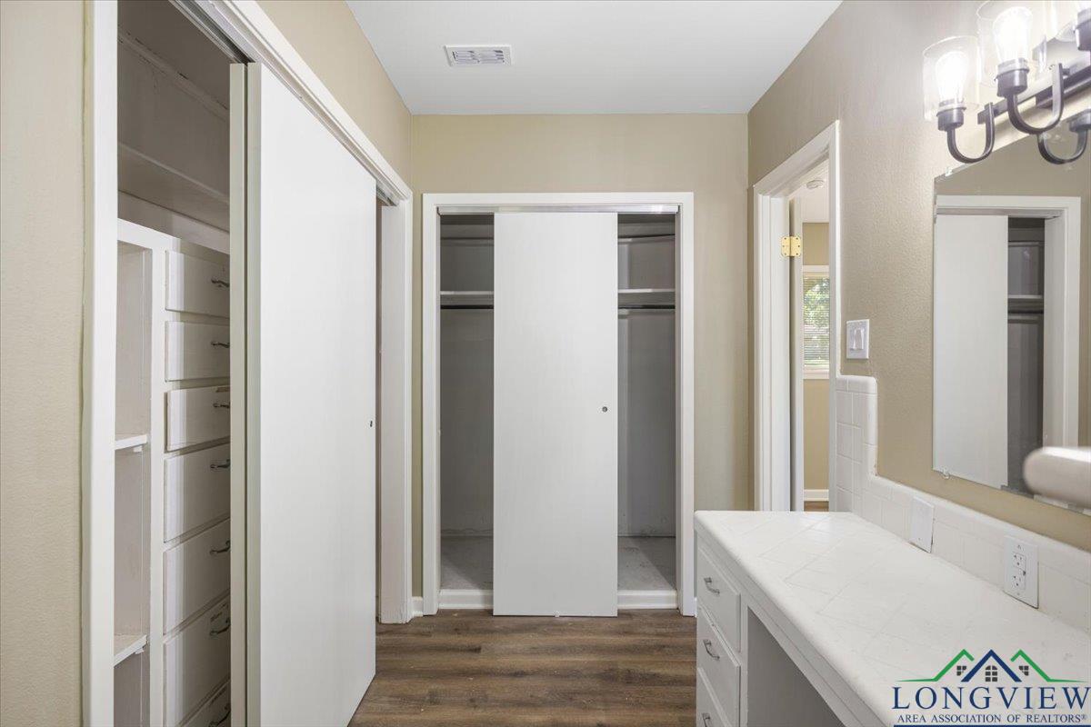 400 W Perry Pl, Carthage, Texas image 27