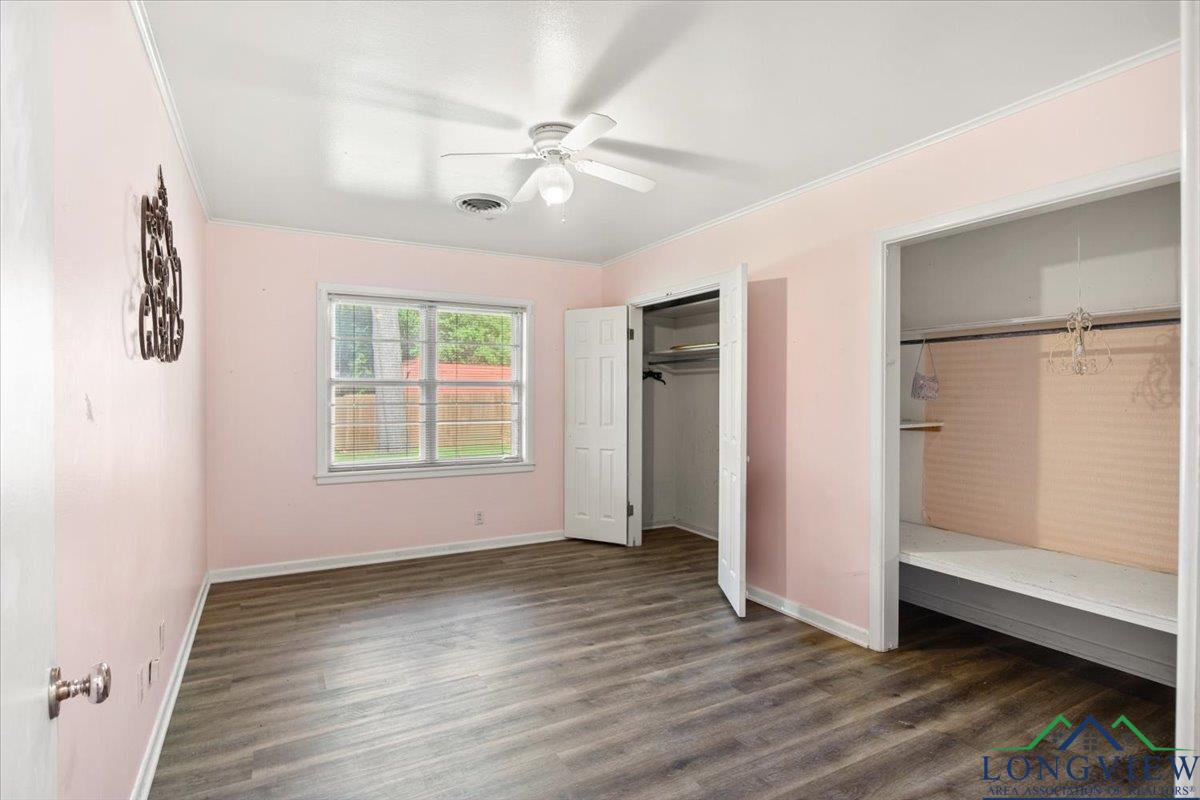 400 W Perry Pl, Carthage, Texas image 33
