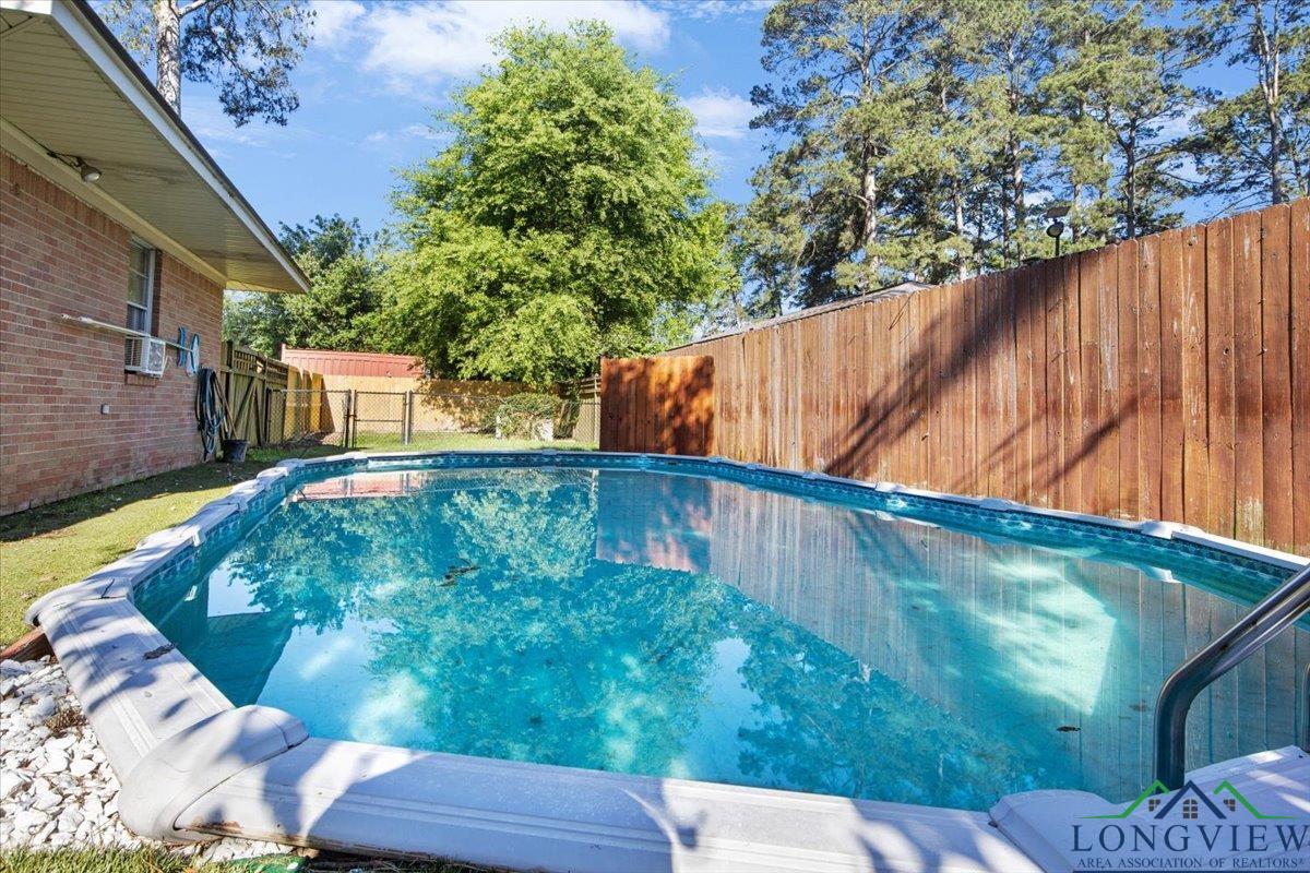 400 W Perry Pl, Carthage, Texas image 43