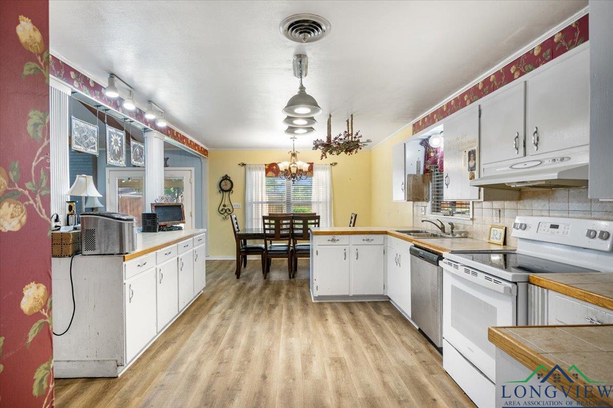 400 W Perry Pl, Carthage, Texas image 18