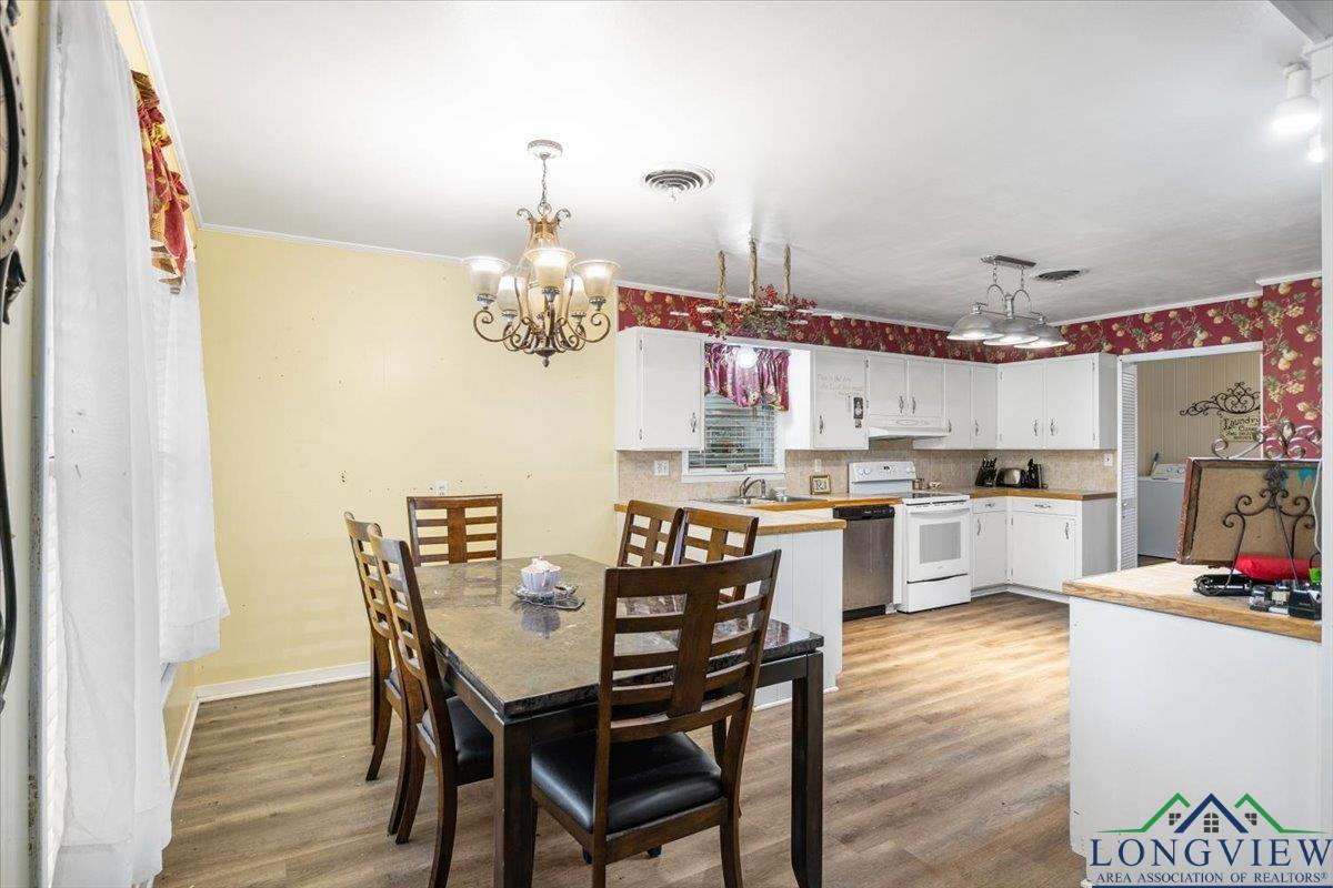 400 W Perry Pl, Carthage, Texas image 14
