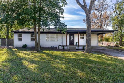 A home in Overton