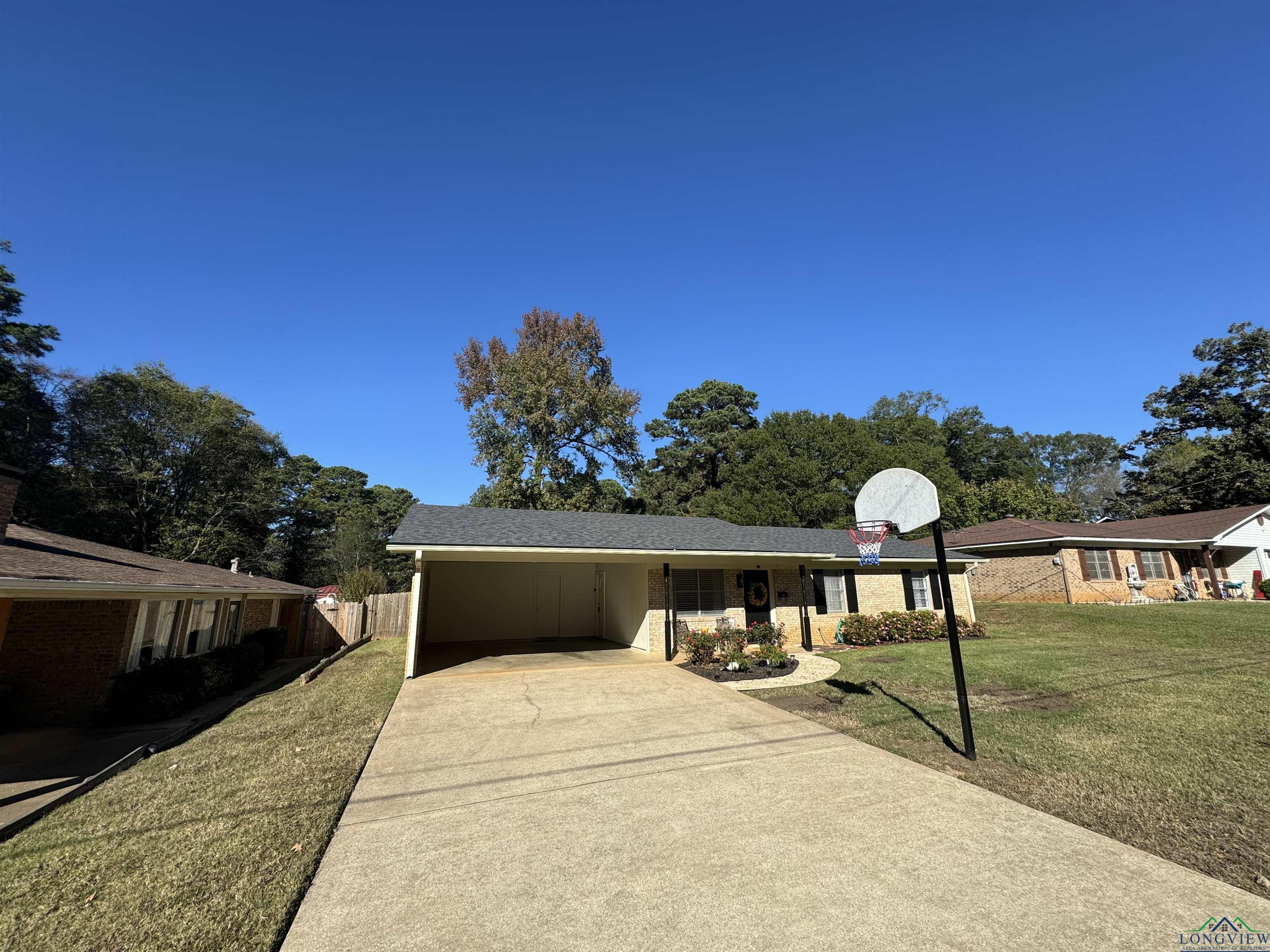 813 Redbud Lane, Longview, Texas image 3