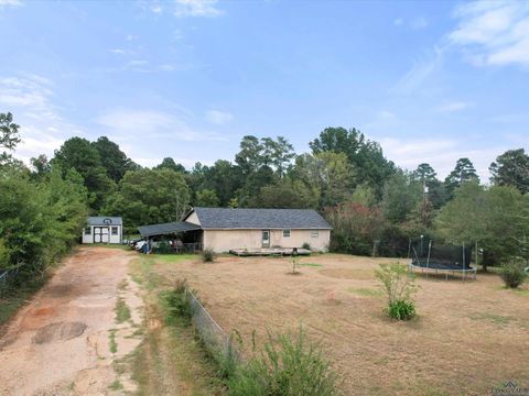 A home in Gladewater